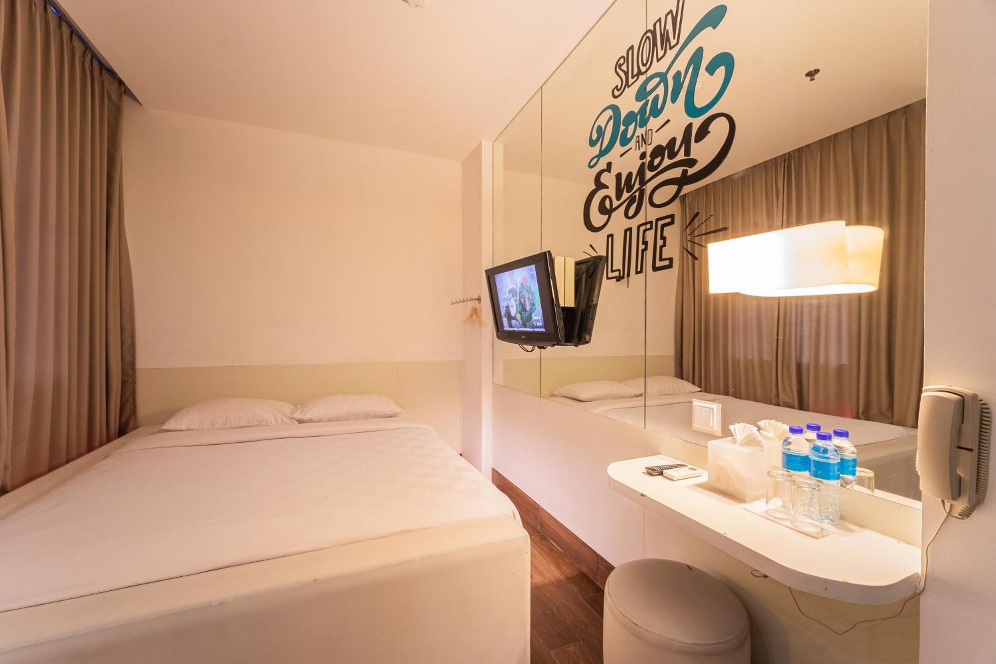 J Icon Hip Hotel Balikpapan  Exterior photo